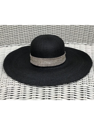 Vasarinė plačiabrylė skrybėlė
